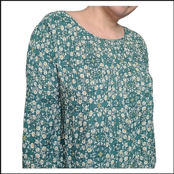 Max Studio Pleated Floral Top Size Medium - Picture 4 of 13
